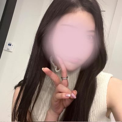 パーソナルトレーナーです。23歳だよ～。顔出し出来ないけどそんなに悪くないと思うよ