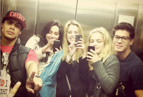 Dedicado aos Rebeldes que eu amo demaiis ...(L
Madrinha e segunda dona: @_RebeldeDivas