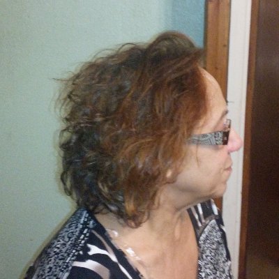 I am a lovely lady Iranian. Ilived most of my life here in England.
I spend doing art in my free time, I write little stories, like photography I have two love