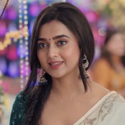 I'm a hugee Teja fan from Bangladesh❤️Here to give her & my some other fav celebs so much love & support👀🖤