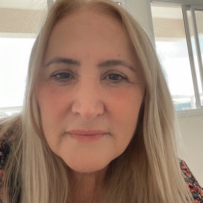 ligoncalves10's profile picture. Sou idônea o bastante para não me meter em confusão.