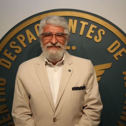 Despachante de Aduana
Titular de Estudio de Comercio Exterior DESEX SRL
ExPresidente de @CDARepArg
ExVicepresidentede ASAPRA
Actual Vicepresidente de AIOEAAL.