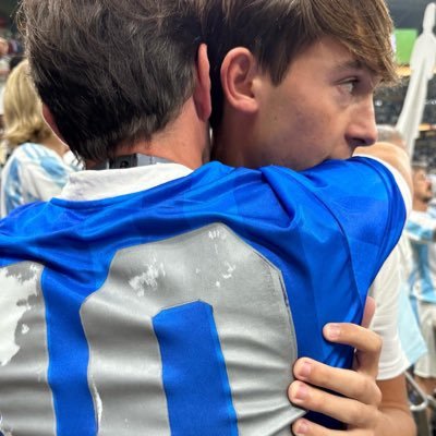 De Racing. Periodista (en crisis). Papá.
Solo pido que me sean honestos.