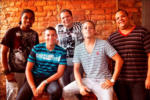 SambacomAtitude's profile picture. Grupo de pagode nascido na Vila da Penha e com muito sucesso pela frente! Se liga ai: http://t.co/zV2V5thqMW http://t.co/t2AgwJFJkq
Moderadora: @maryleiroz