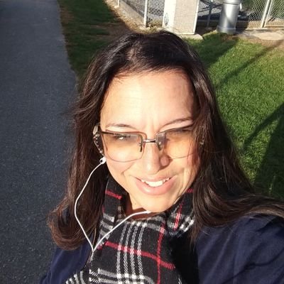 by Barbie Famiglietti. Speaker, Podcaster,🎤 Author📖 FROM MY LIFE TO MOM LIFE on Amazon. Food School, mom hacks, low-tox living, & heal yourself through food.