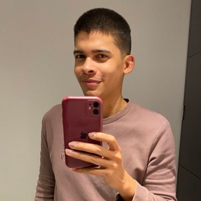 Modelo 91; Basado en una historia real cuyos amantes son la musica, la moda y el Viernes.