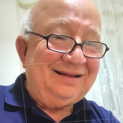 İyi insan olmak dünyada kazanılan rütbelerin en şereflisidir.