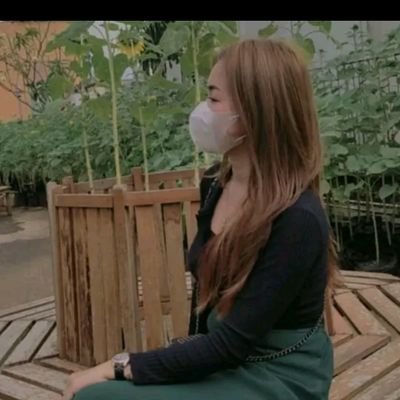 restu040698's profile picture. 