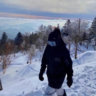 Shu_hanlin's profile picture. 你可以一辈子不登山，但你心中一定要有座山，它使你总往高处爬，它使你总有个奋斗的方向。它使你在任何一刻抬起头，都能看到自己的希望