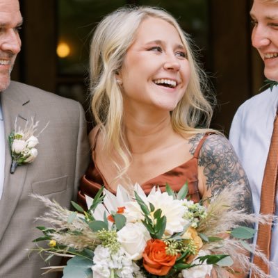 mbatchik11's profile picture. amos: maddiebatchik17 🏳️‍🌈