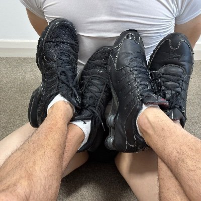 SneakerMaster, Dominant, CashMaster, Alpha Male, Hung, US 13 feet 😈   https://t.co/QS2zLzRQFW