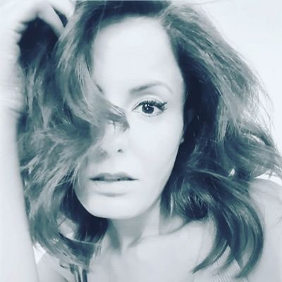 cigdemlde's profile picture. Take a deep breath🍀
momento mori⌛