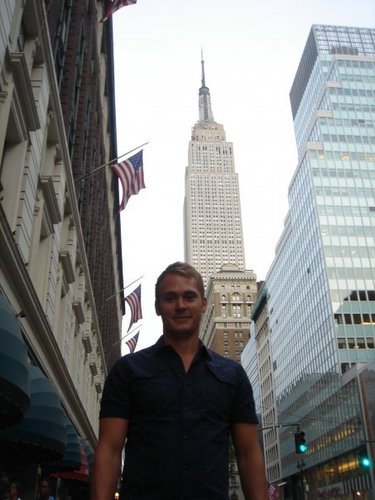 Entrepreneur. Founder of @KanbanFlow. Web developer. Node.js user.