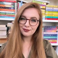 Lucy Powrie(@LucyTheReader) 's Twitter Profile Photo