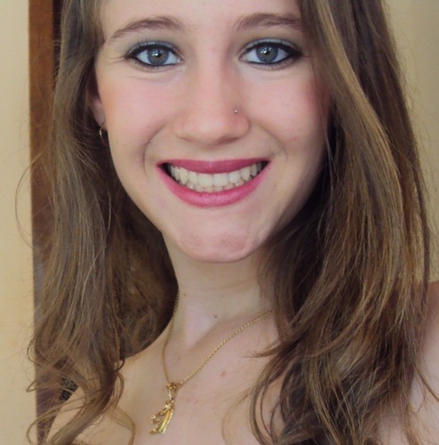 “As críticas não me abalam, os elogios não me iludem, sou o que sou e não o que dizem! Vivo o presente, temo o futuro e foda-se o passado”