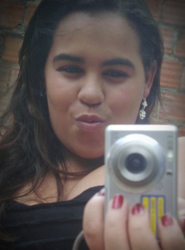 , Deus me faça forte a todo instante para que eu possa ir mais adiante quero ser rocha para suportar a dor e assim como Grande difundir o amor :*