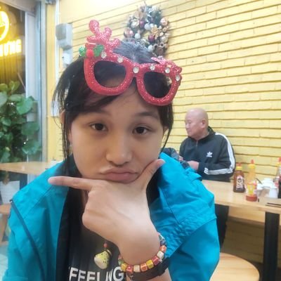 DangThiHaiOanh's profile picture. lắng nghe mẹ kể ngày xưaa, chang chang cồn cát nắng trưa Quảng Bìnhhh