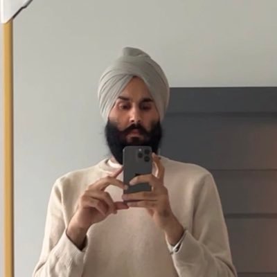 HoodiniDidIt's profile picture. ART AND MUSIC AND ALL CAPS TWEETS. ON HIATUS.