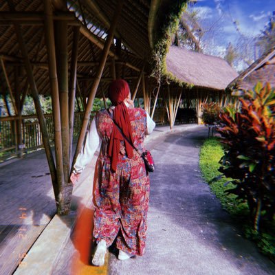 EngyNourEldin's profile picture. This is all virtual so nevermind.