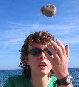 Graeme28S's profile picture. Chemist, geek, #comedy fan and referee, plus a little bit of #LFC. Opinions too.