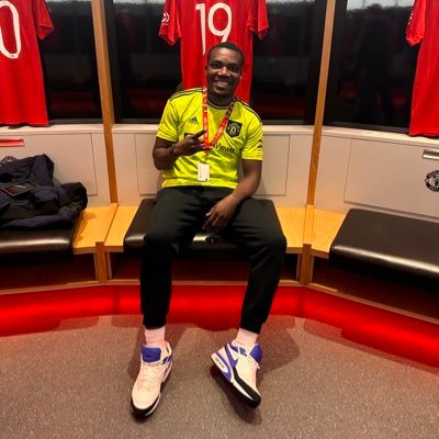 ||Manchester United|| Juventus||AfonjaWarriors| Season Ticket Holder|| Physicist ||Freelance Writer. Einstein Visa Recipient. Stepping Ahead. RT ≠ Endorsement.