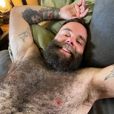 Follow here to see trailers for all the hot, hairy videos that feature @TeddyWilderXXX 🐻💦