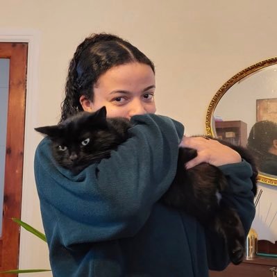 rosie_francs's profile picture. this is all about food. maybe some graphic designs. maybe. (she/her)