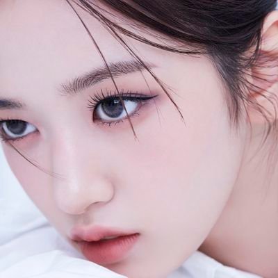 yujleft Profile Picture