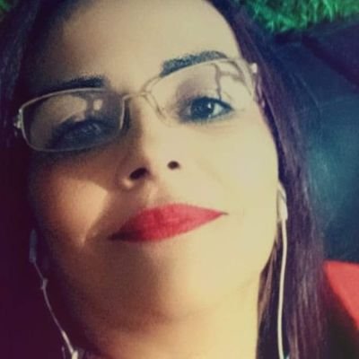 Psicoterapeuta 
Formada em Hipnose clínica 
Neurociência 
Neurolingüística... Escritora 

Brasil acima de tudo, Deus acima de todos🇧🇷🇧🇷🇧🇷...#SDV 👍