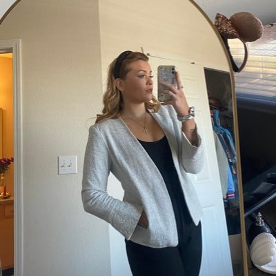 Lruryinthecity's profile picture. but what will I wear?