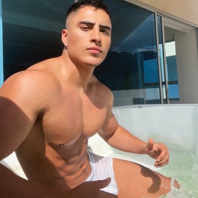 rogerparramo's profile picture. 