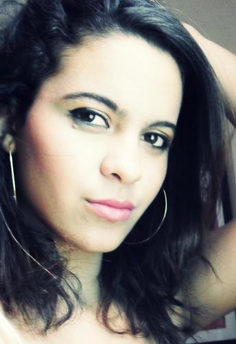 Apaixonada por música. Sonhadora. Futura estudante de medicina. Admiradora do Thiago Mart .Cearense de paixão!