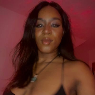 ✨ Girl Boss ✨ 1/3 @concretejungyal | 🇧🇪🇿🇲 |