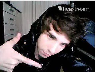 Sou bebê  do @ErickMafra  Gente eu fui hakiada no @ErickMafraNosso mais voltei com tudo fallow aaii :D