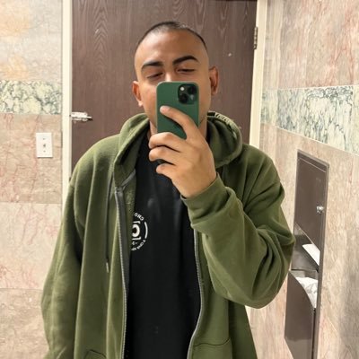 lowkeydanny's profile picture. Talking shit about a pretty sunset