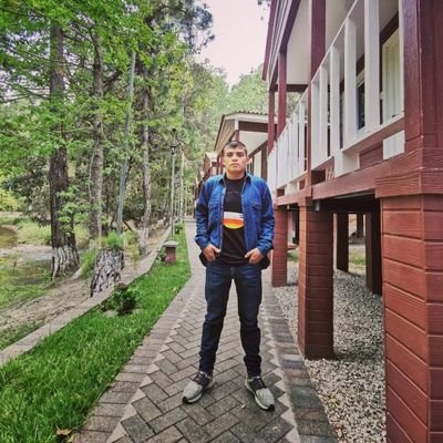 MaczJavier's profile picture. Cada quien a su manera detras de aquello que anhela".