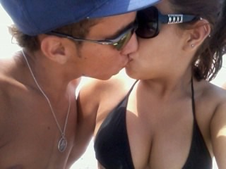 Quando estou com raiva, sou frio. Quando estou com ciúmes, sou irônico. Quando estou triste, sou quieto. Quando estou feliz, estou com minha @naychristine_ ♥