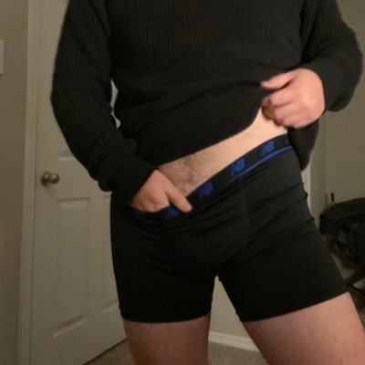 Just a horny boy having fun online. Hit me up if I’m in your area. 28