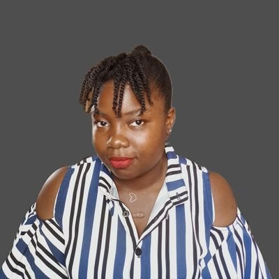 Content creator | Media manager | Wiriter | YouTuber | Storyteller | Natural Hair Enthusiast | The Badass Blogger • 📩 idehsylvia@gmail.com