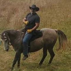 Icer05's profile picture. When Hell freezes over, I'll play hockey there too!!! If you can't score, hit someone who can...