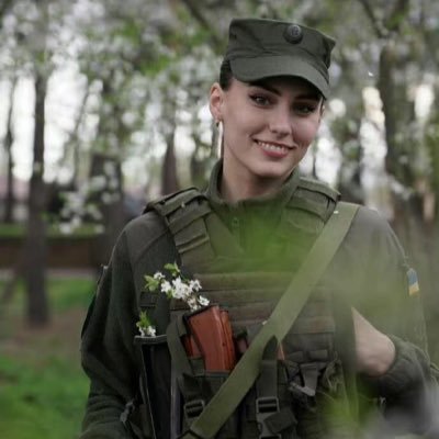 yiruochuiyun's profile picture. 激进的民族主义是毒药 尊重常识  不属于任何政治光谱 don't follow anyone
