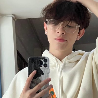 babymellowpink's profile picture. proxieth & club after class is my 💟