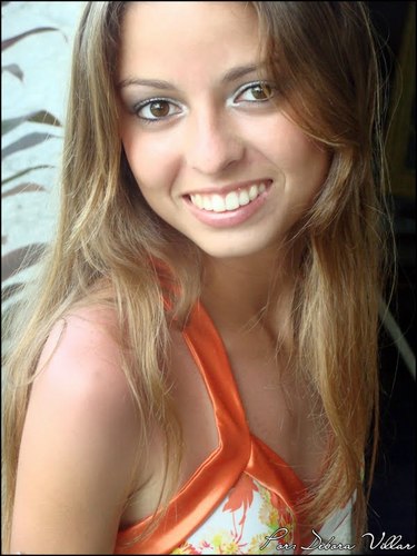 Pri , 18 anos , cristã/protestante , Futura estudante de Serviço Social , muito feliz e vivo para Deus , sem Ele nada pode ser *-*