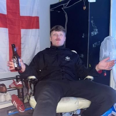 sound init,new one 🤷♂️ 🇾🇪🇾🇪🇾🇪
2x Tesco world Cup champion 🏆
