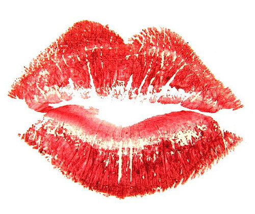 I'm a Chicago based Makeup Artist specializing in fashion and wedding makeup.