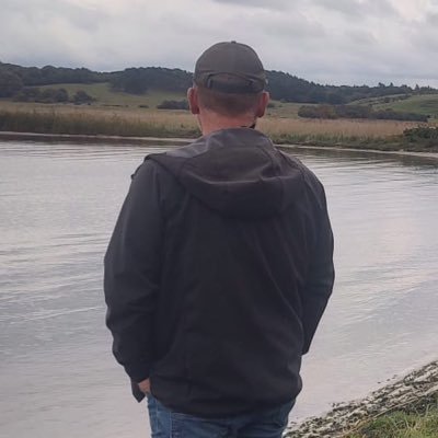 RonaldSchaap1's profile picture. Betoverd door landschappen, aardrijkskunde junk, worstelt met nuance en hypocrisie, vechtend tegen het zuur, nerd in een verkeerd lichaam.