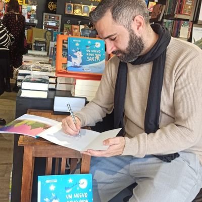 En mis ratos libres escribo.
Autor de los libros Ilusionistas y Un nuevo reno para Santa.
Antes en @SpheraSports.
Padre 🐶👶 y fanático verdiblanco 💚🤍