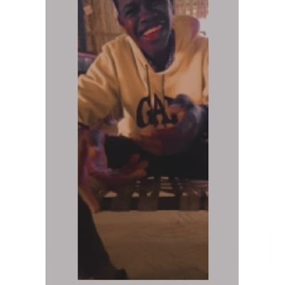 almozamelmohame's profile picture. والذِكريات أحيَانا تَبقى أكْثر وَفاء مِن أصحَابِها.

❤️🇸🇩