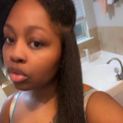 Amelia323863111's profile picture. self love first