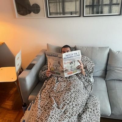 Irremediablemente del lado de los desafortunados.
Perdedor de tiempo.